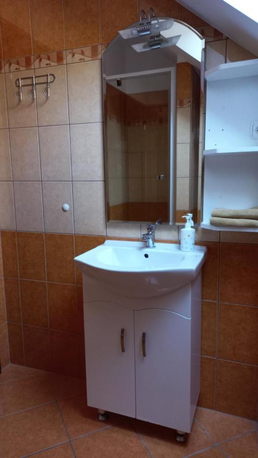 Nefelejcs Fagyizó és Apartmanház Kistolmacs Esterno foto