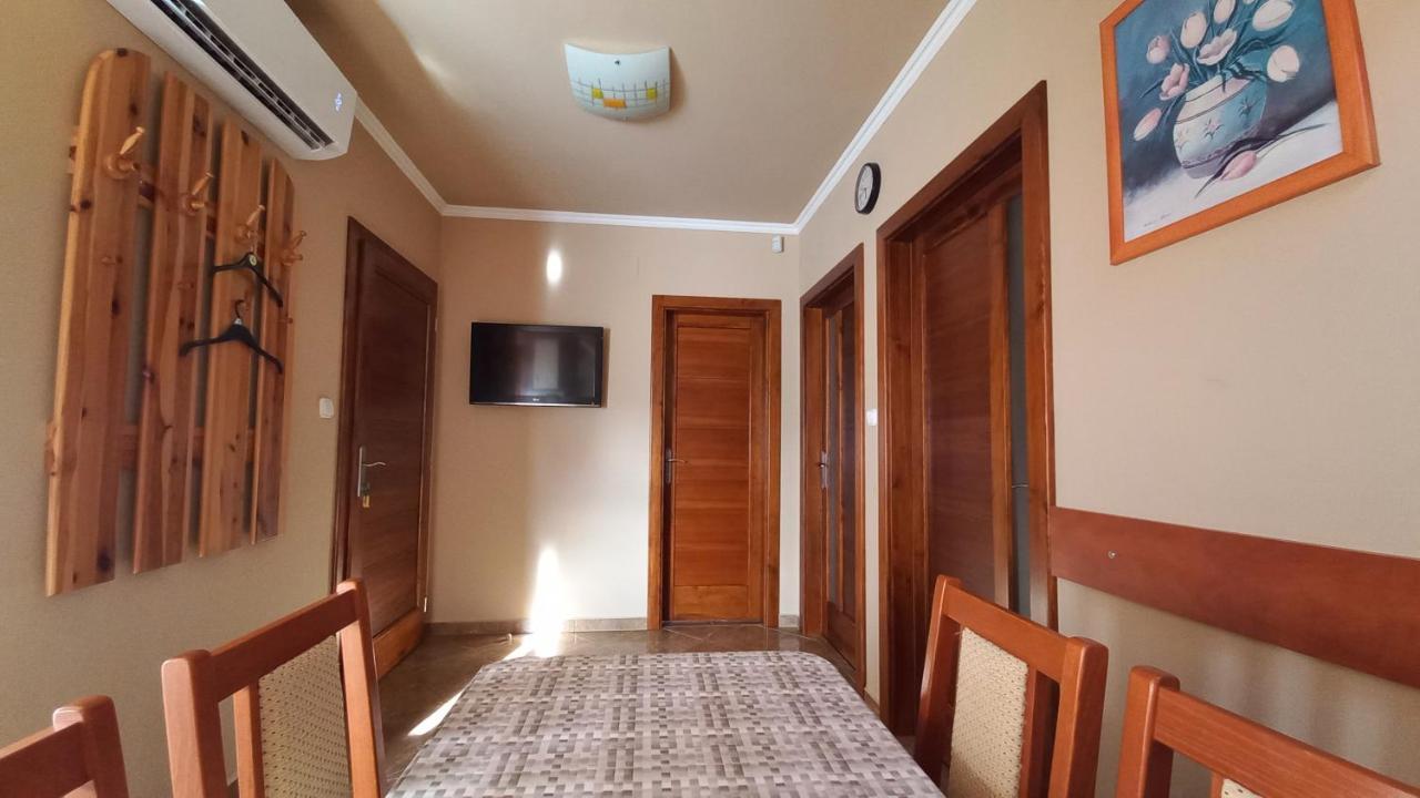 Nefelejcs Fagyizó és Apartmanház Kistolmacs Esterno foto