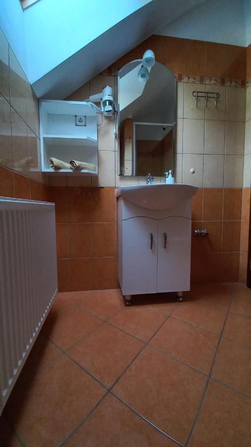 Nefelejcs Fagyizó és Apartmanház Kistolmacs Esterno foto