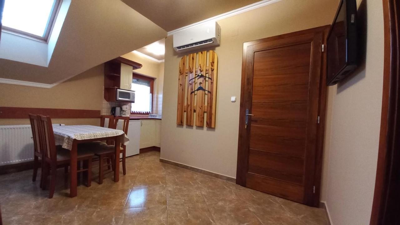 Nefelejcs Fagyizó és Apartmanház Kistolmacs Esterno foto