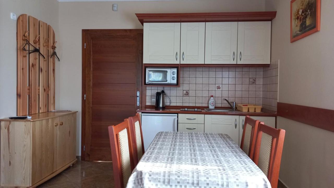 Nefelejcs Fagyizó és Apartmanház Kistolmacs Esterno foto