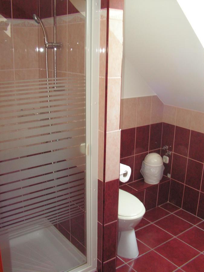 Nefelejcs Fagyizó és Apartmanház Kistolmacs Esterno foto