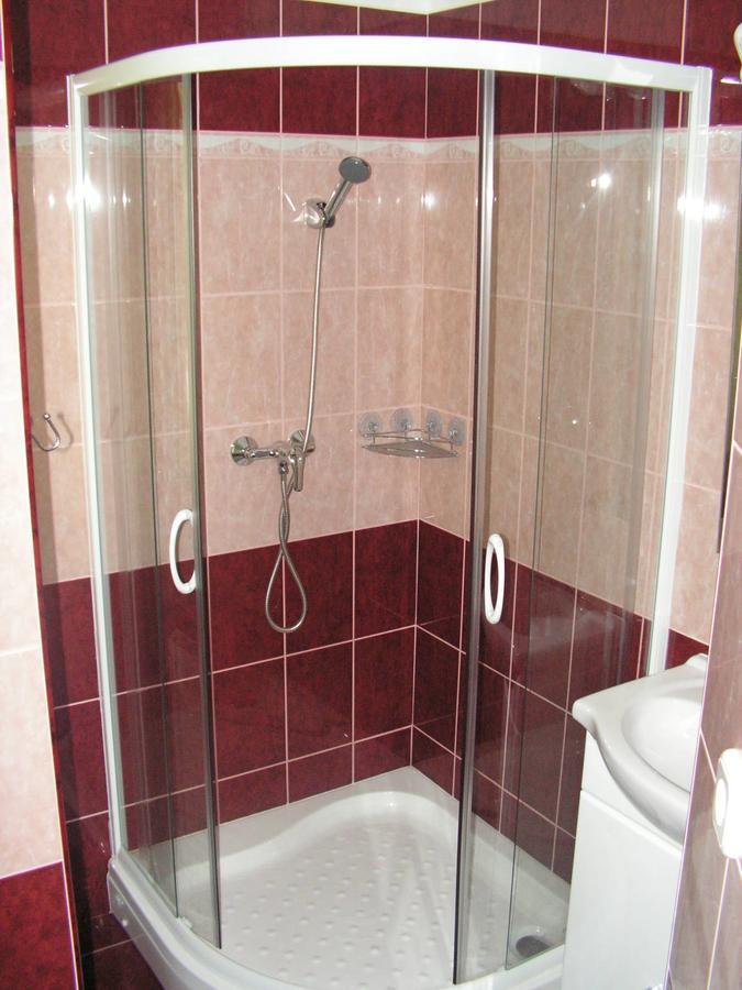 Nefelejcs Fagyizó és Apartmanház Kistolmacs Esterno foto