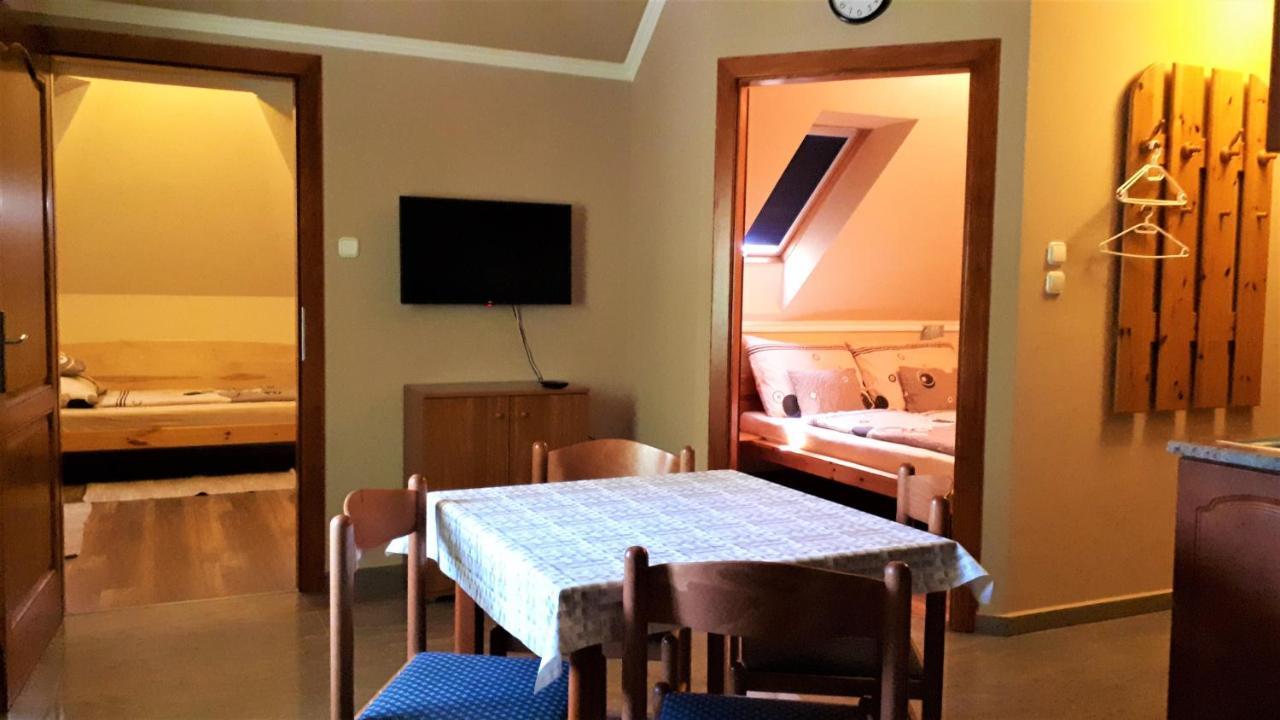 Nefelejcs Fagyizó és Apartmanház Kistolmacs Esterno foto